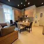 Smeraldo Apartamento *