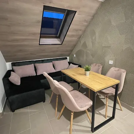 Smeraldo Apartment