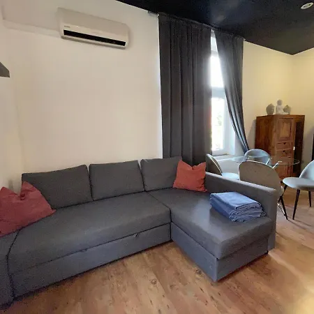 Smeraldo Apartment *